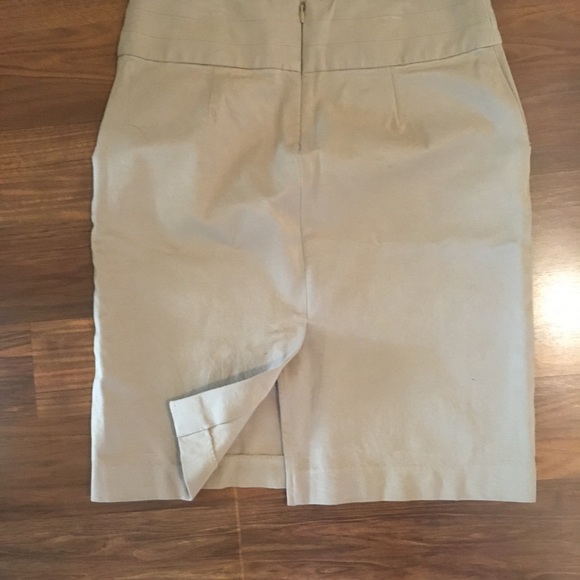 Cute Banana Republic khaki stretch pencil skirt- size 4 - Picture 3 of 5